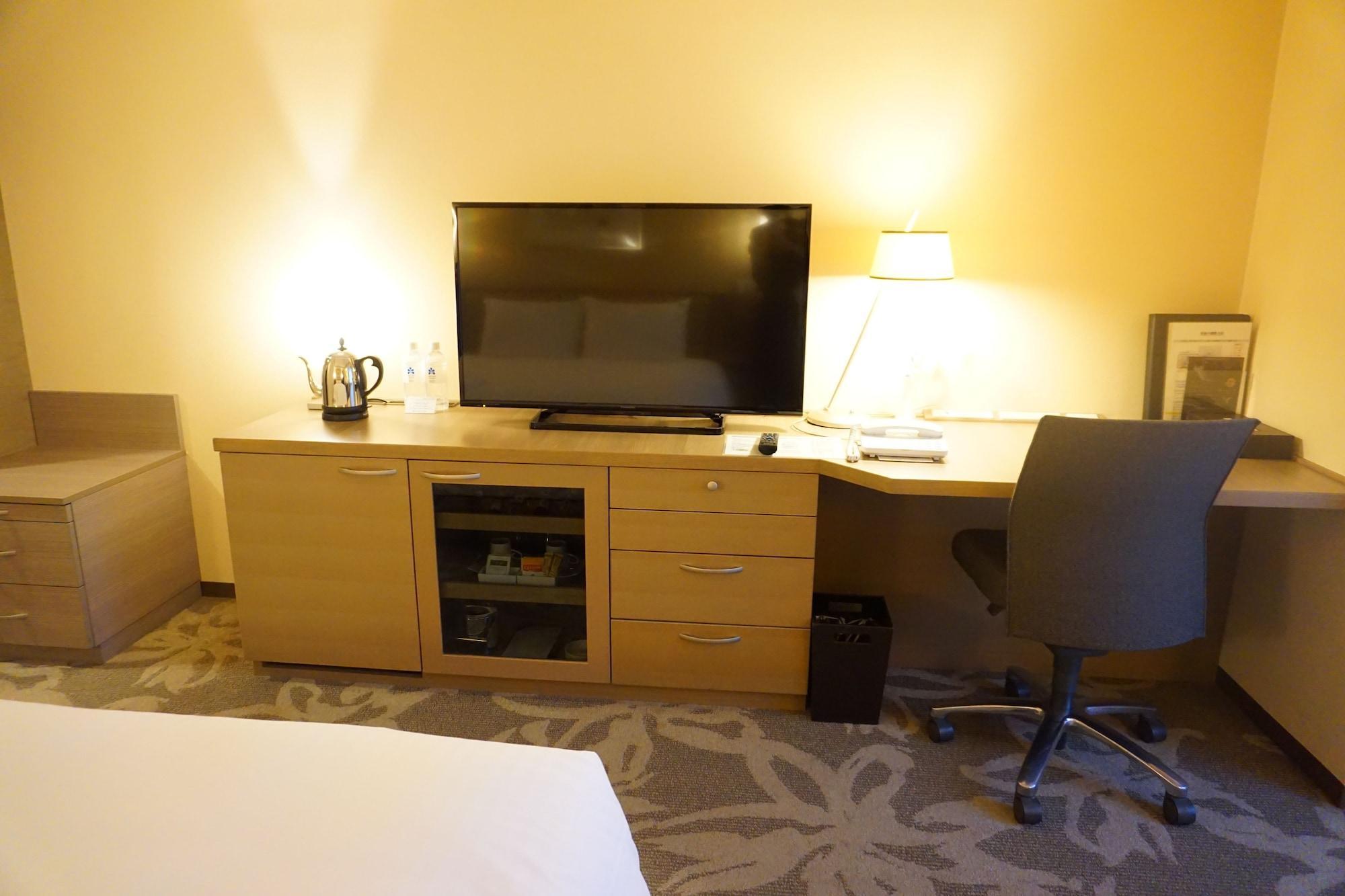 Hotel Nikko Fukuoka Fukuoka  Eksteriør bilde A television in a hotel room